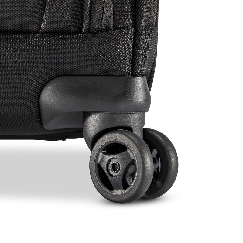 wheels of black Samsonite Xenon 4.0 Spinner Mobile Office