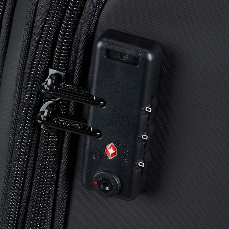 TSA lock of black/blue American Tourister Daring Dash spinner large expandable
