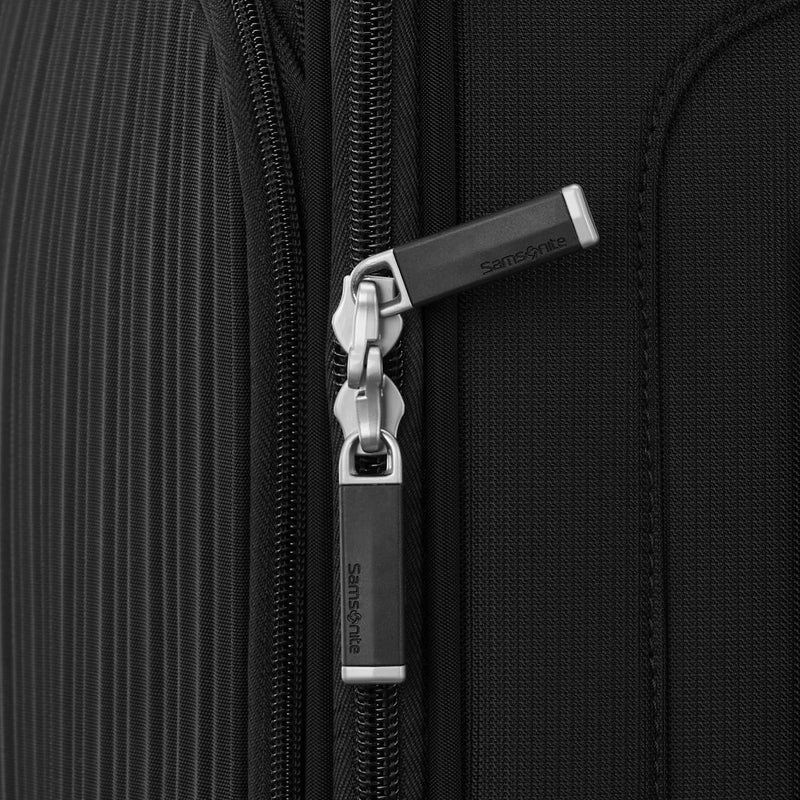 zippers of black Samsonite Silhouette 18 Spinner Large Expandable